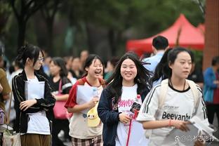 铁裆战神！布莱顿中卫邓克硬吃厄德高重炮！随后再上演门线解围！